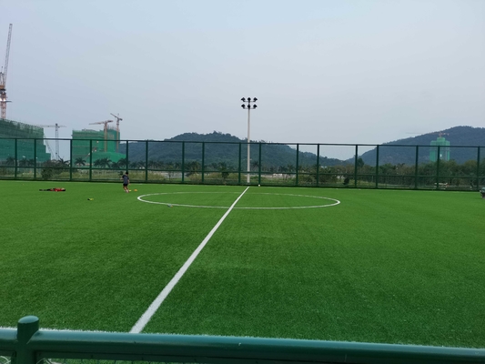 الصين كرة القدم العشب الاصطناعي العشب لكرة القدم الأرضيات الرياضية العشب الاصطناعي للبيع بالجملة المزود