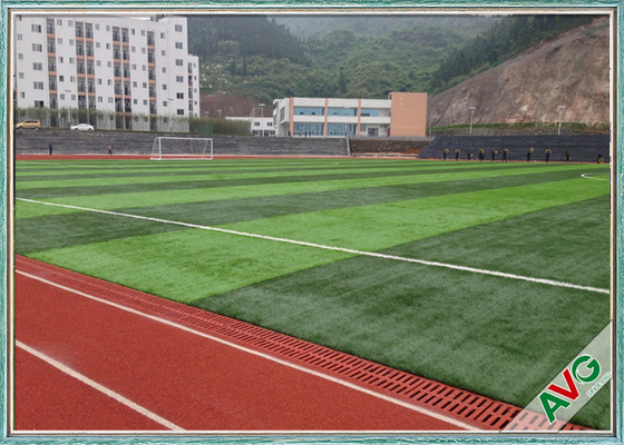 الصين SGS سهل الصيانة العشب الاصطناعي لكرة القدم مع دعم PP + صافي المزود
