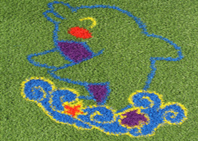 رائعة عالية الكثافة للمناظر الطبيعية العشب الاصطناعي ، مادة PE العشب الاصطناعي الملونة 0