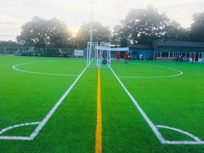 كرة القدم الاصطناعية ، العشب الاصطناعي لكرة القدم ، العشب الصناعي للأرضيات الرياضية 40-60 مم 0