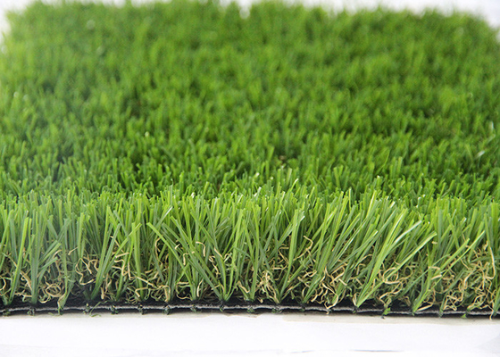 الصين 35 ملم من العشب الاصطناعي الخارجي ذو المظهر الطبيعي للحدائق ، العشب الصناعي في الهواء الطلق المزود